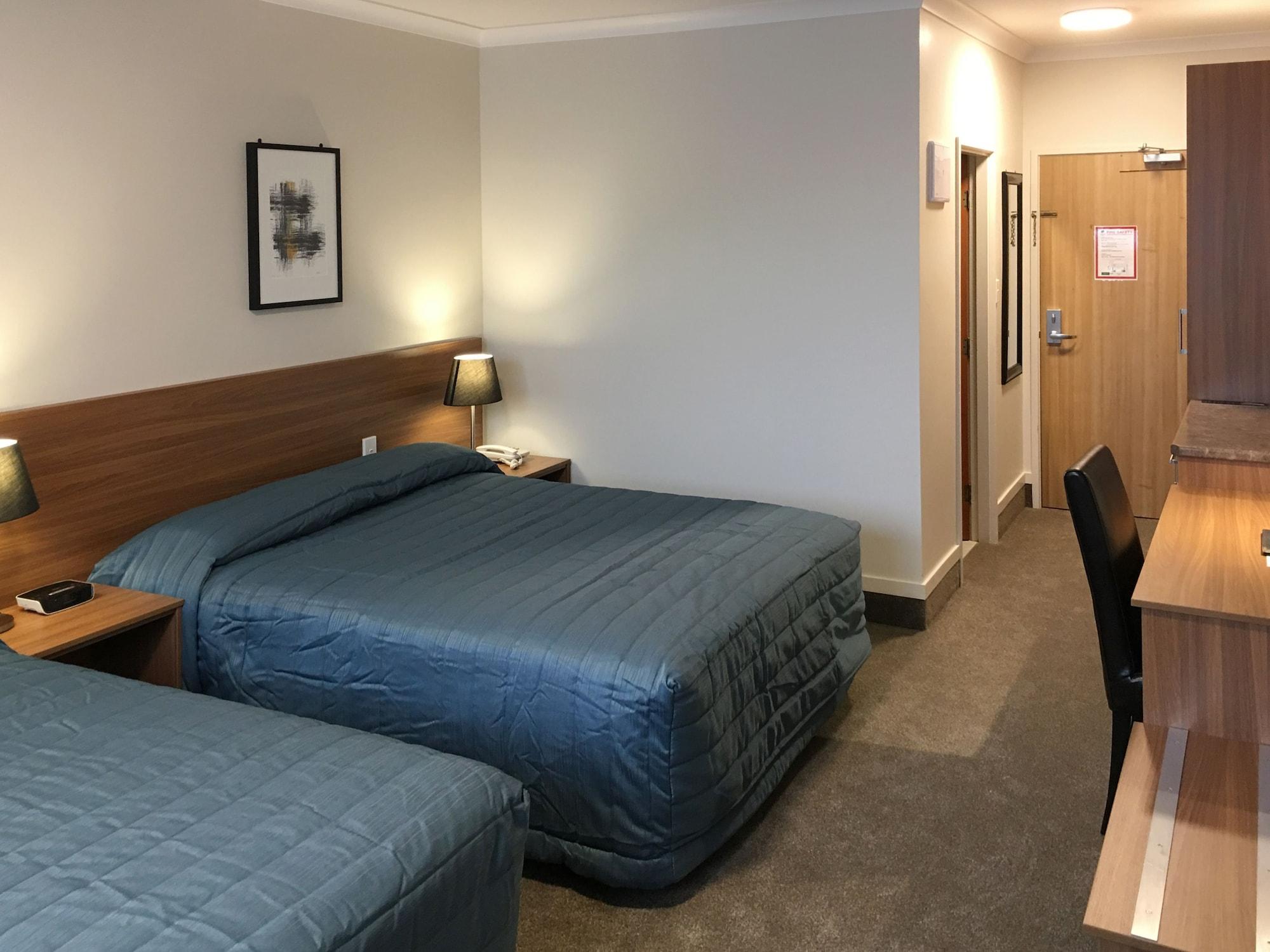 The Victoria 4*