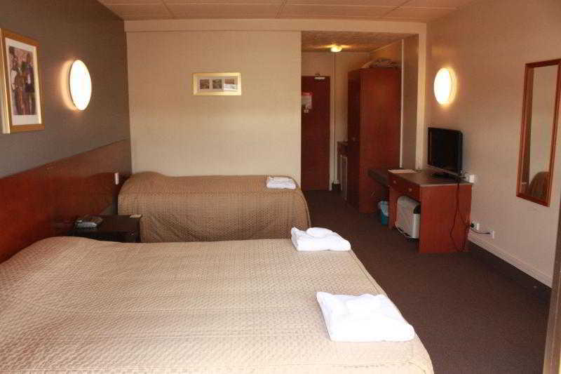The Victoria 4*